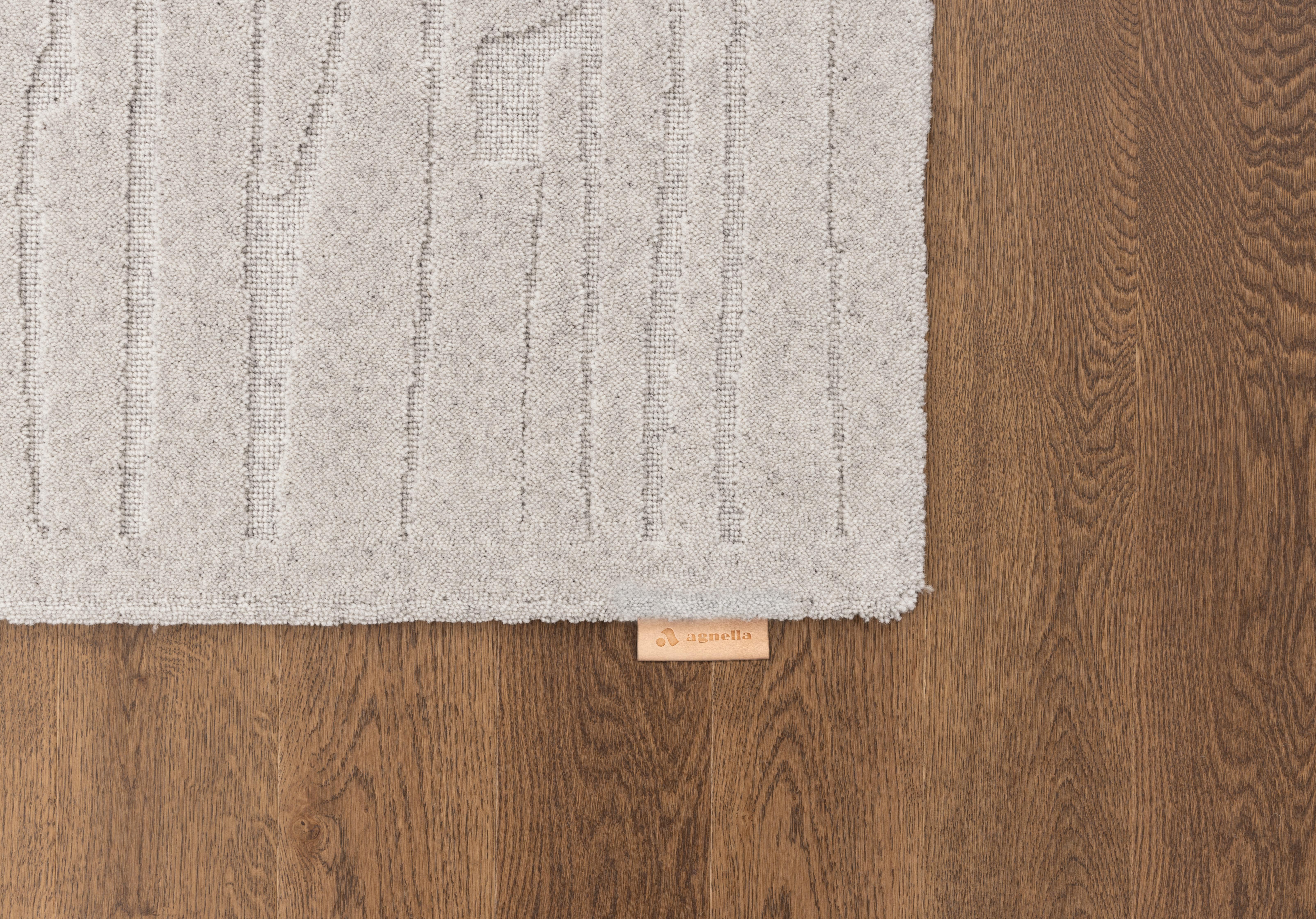 3rd image of RIFTS VERTICAL LIGHT GREY