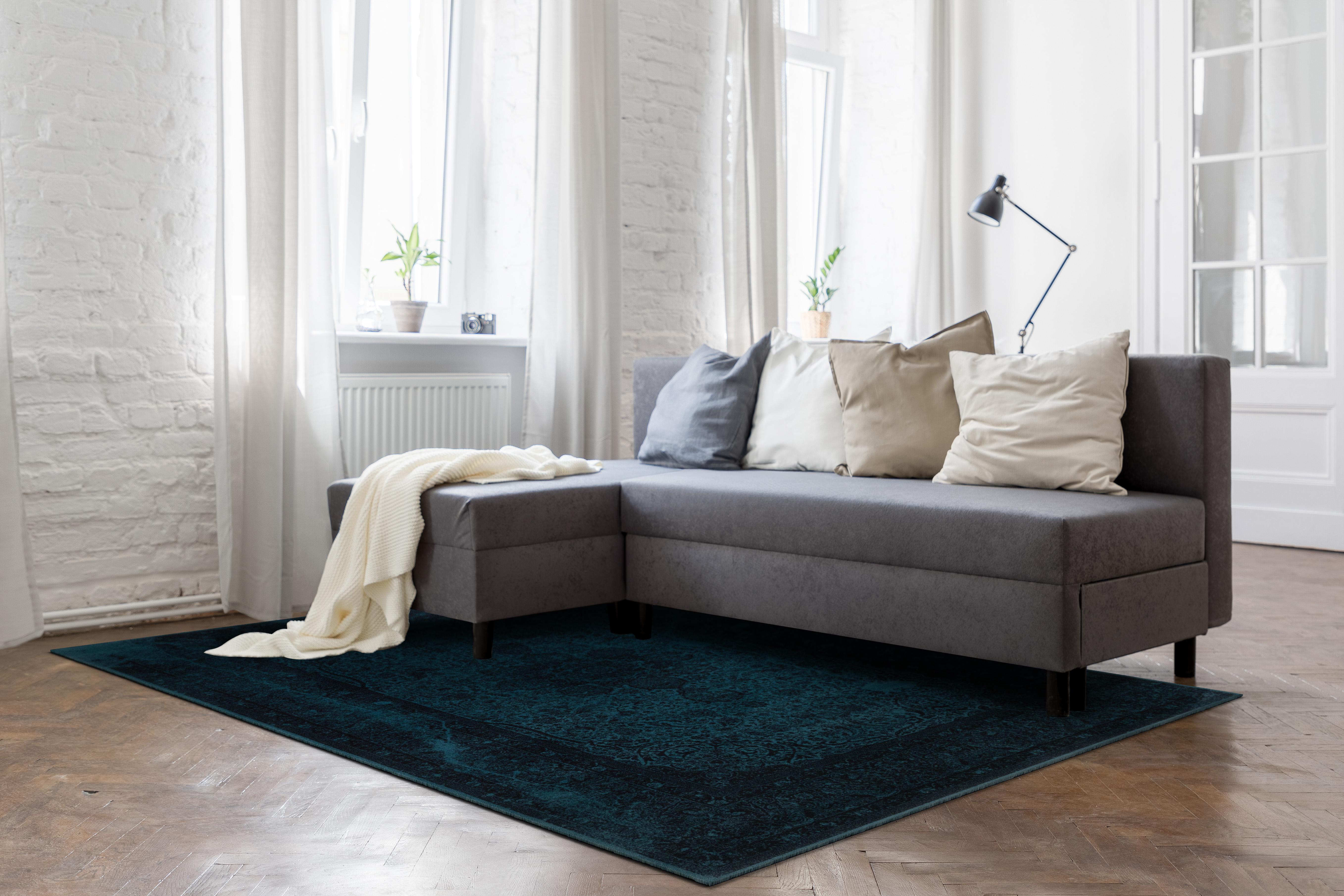 2nd image of TOBE EMERALD