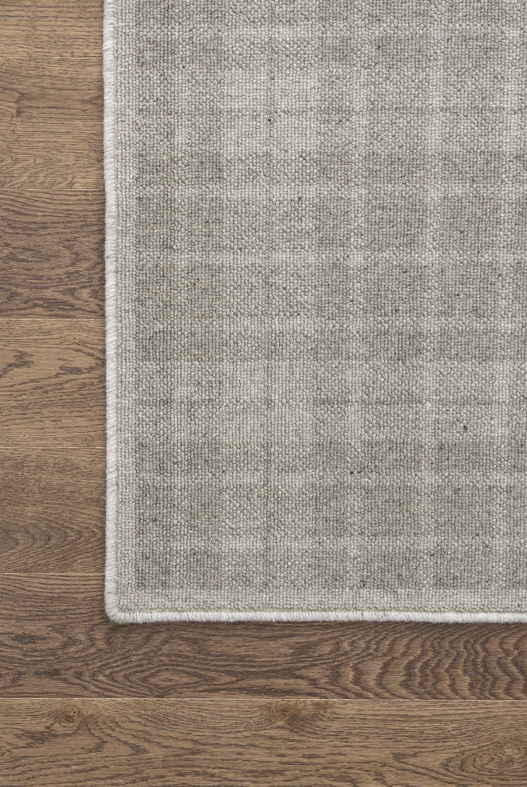 3rd image of PANO LIGHT GREY