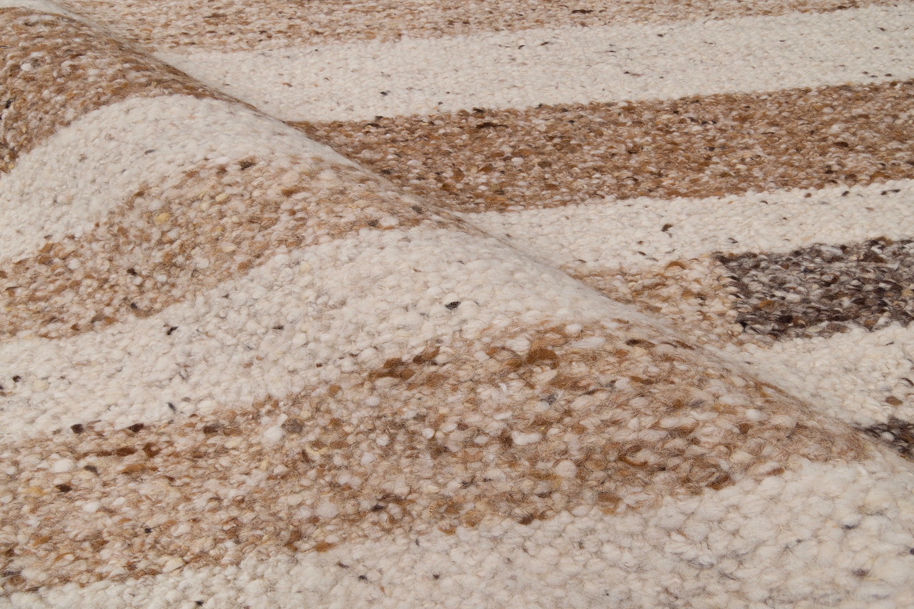 2nd image of NAVIA CARAMEL