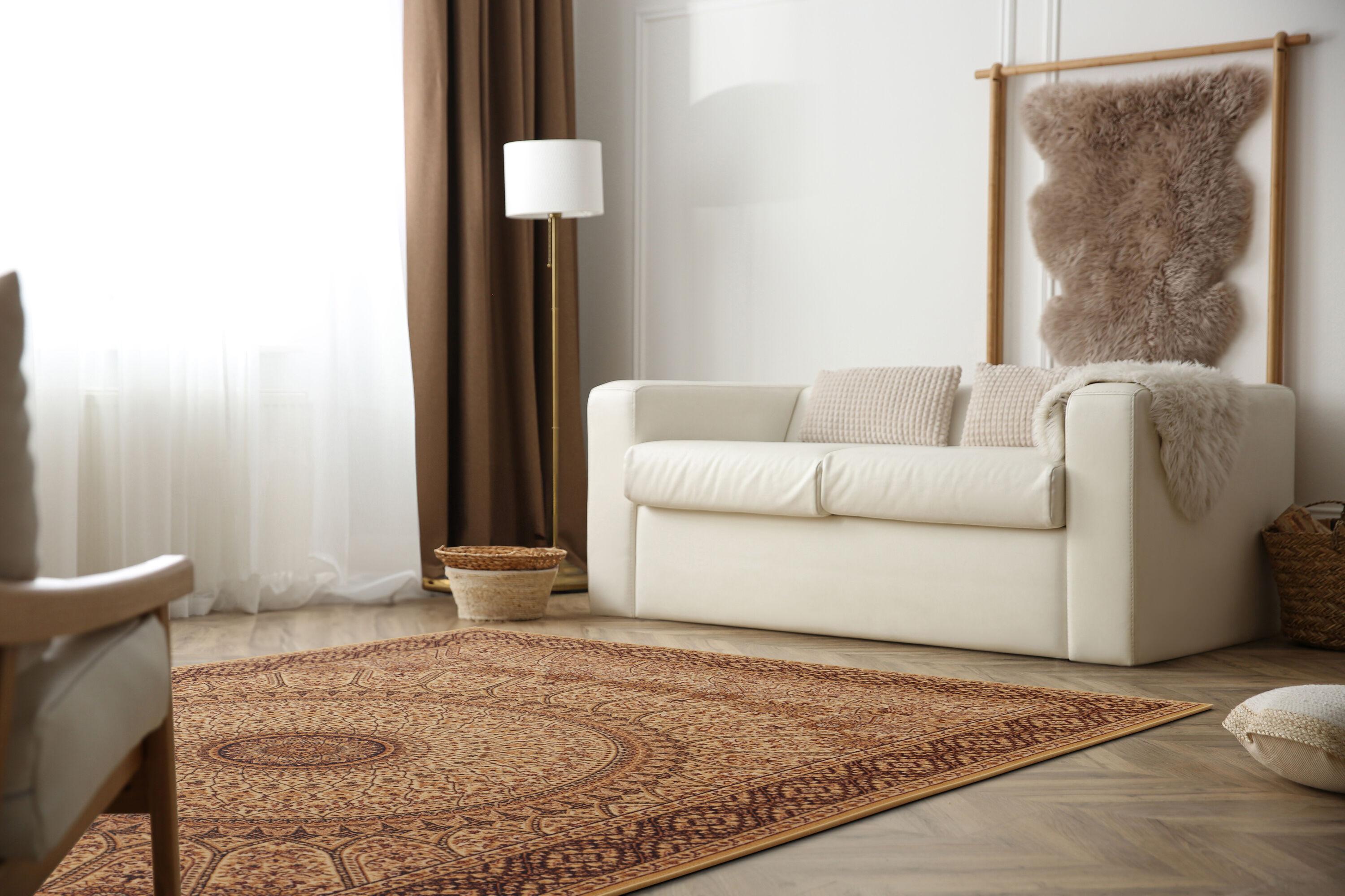 3rd image of LIWIA AMBER