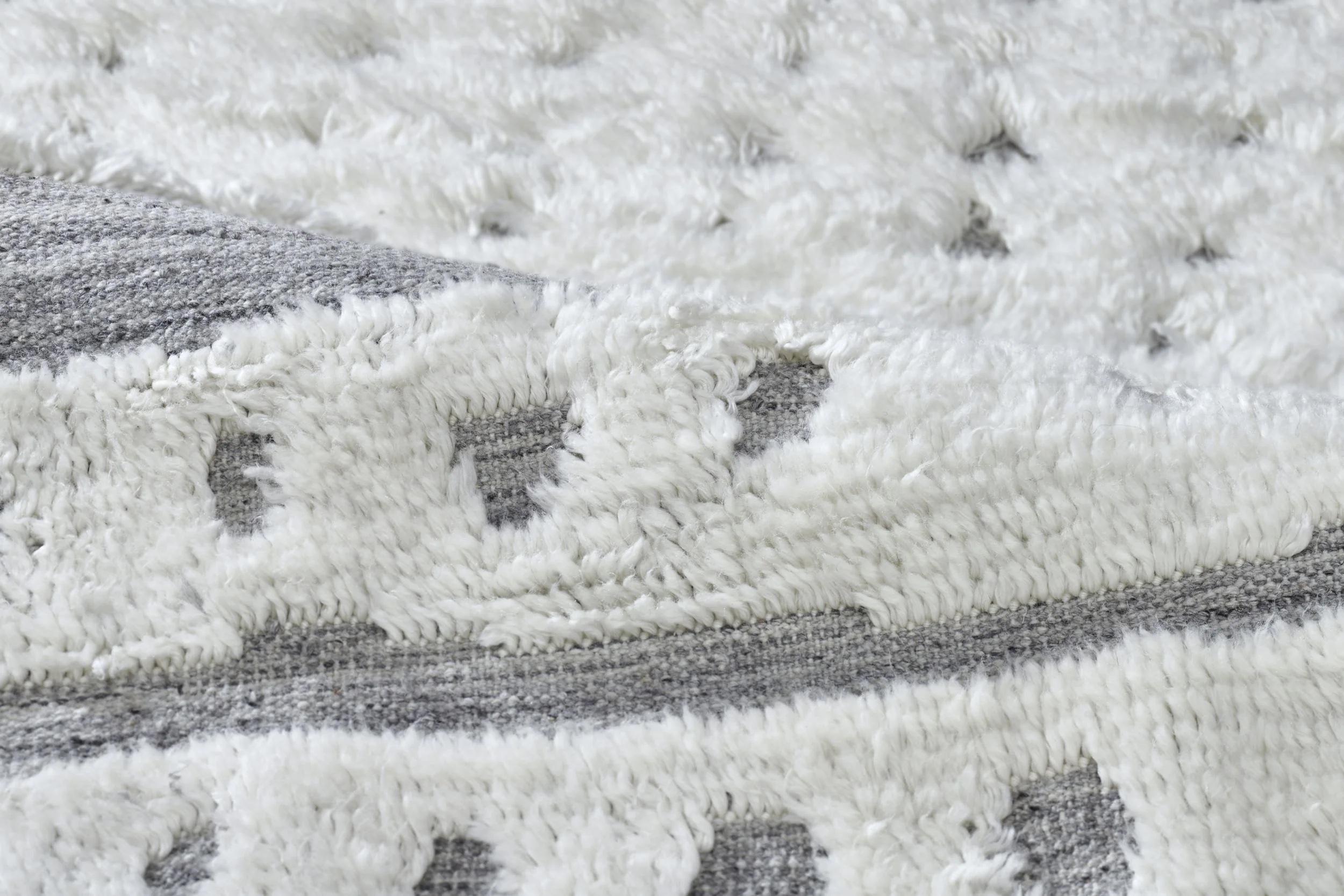 2nd image of FLURIN MIST